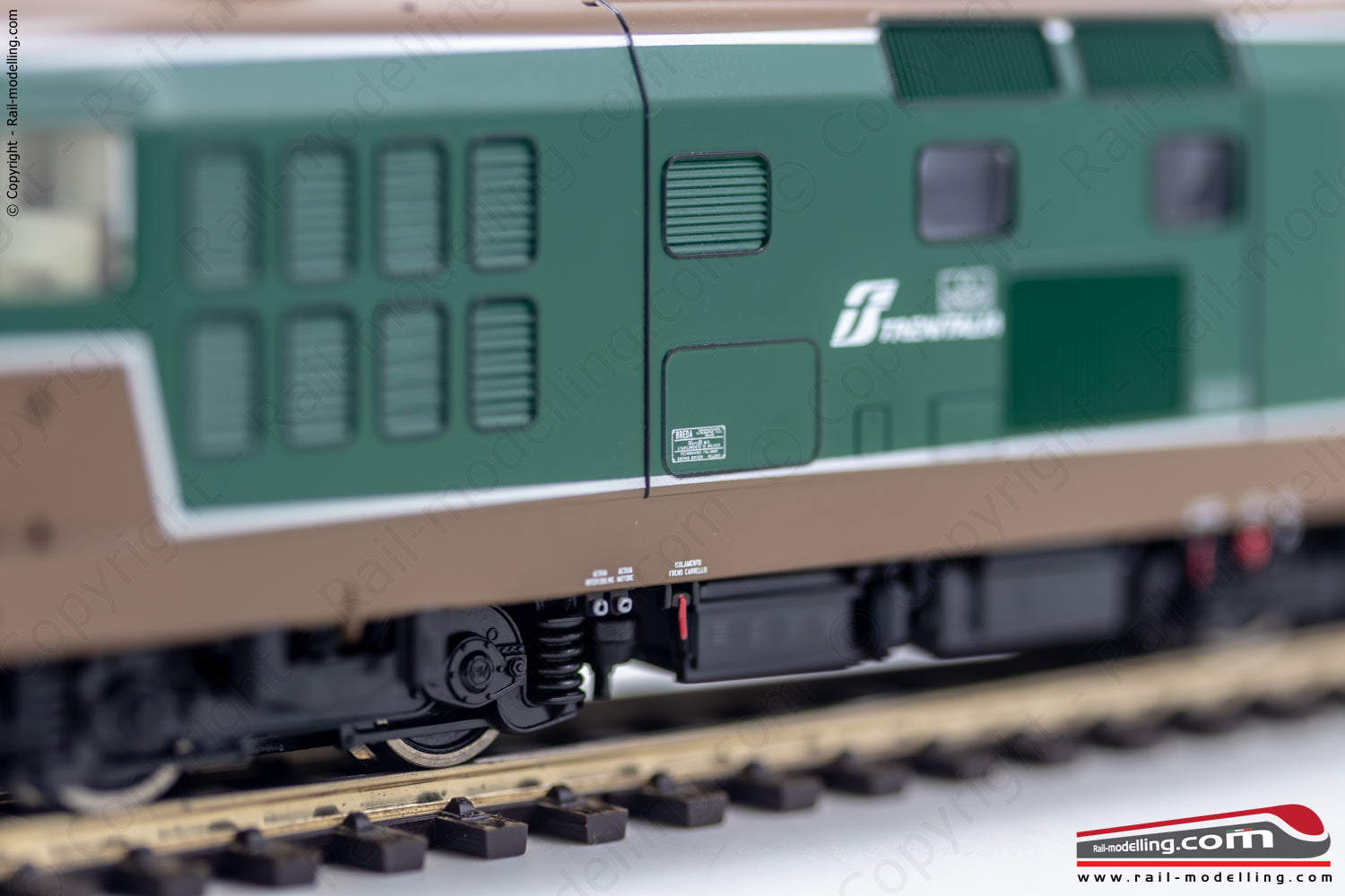 ROCO 73002 - H0 1:87 - Locomotiva diesel FS D 343 2015 livrea Trenitalia Ep. IV