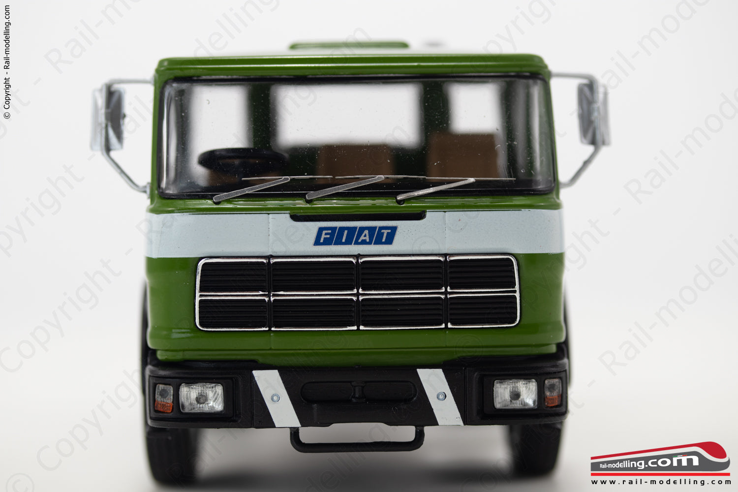 IXO MODEL TR147.22 - 1:43 - FIAT 619 N1 trattore livrea verde con fascia bianca