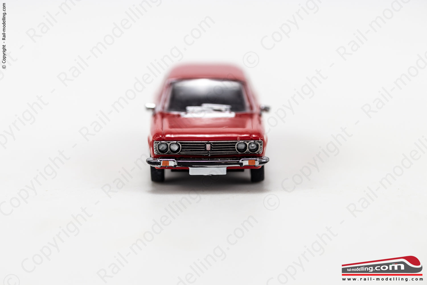 PCX 870636 - H0 1:87 - Automodello Fiat 130 rossa