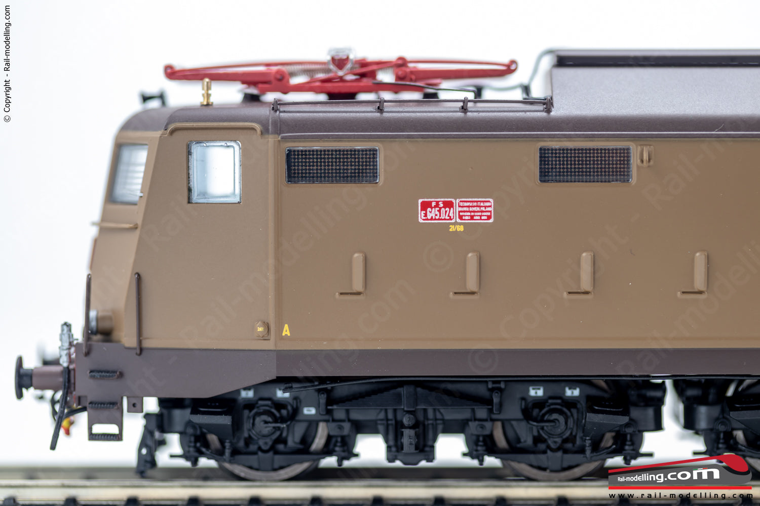 ACME 60485 - H0 1:87 - Locomotiva elettrica FS E.645 024 livrea castano/isabella Ep. IVb