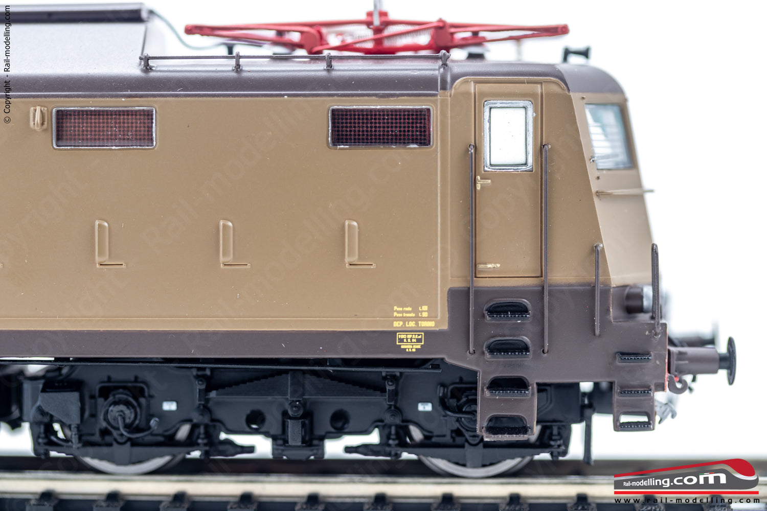 ACME 60455 - H0 1:87 - Locomotiva elettrica FS E.636 186 livrea castano/isabella Dep. Genova Ep. IV/V