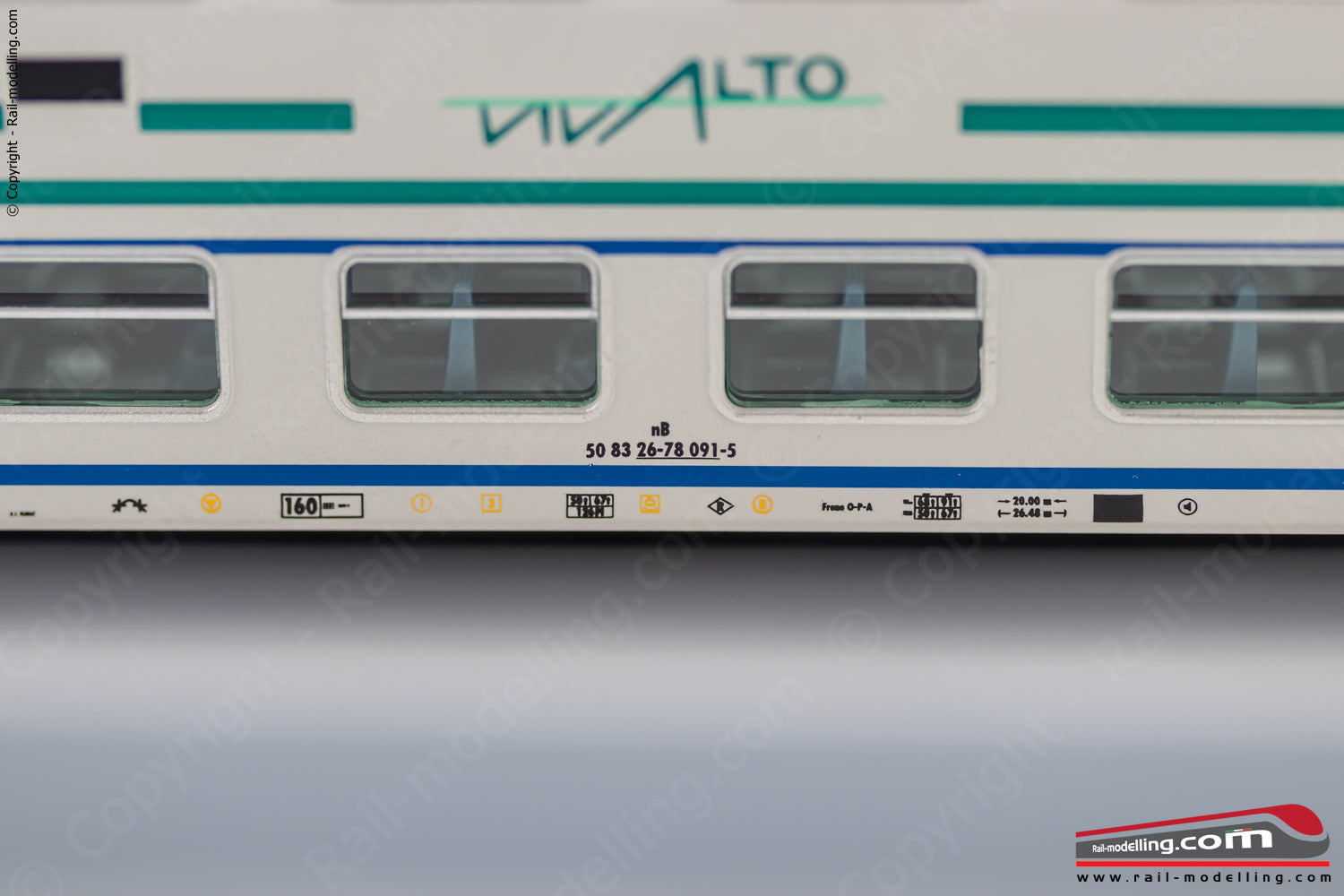 LIMA EXPERT HL5058 - H0 1:87 - Set 2 carrozze + pilota Vivalto nuovo logo Trenitalia ep.VI