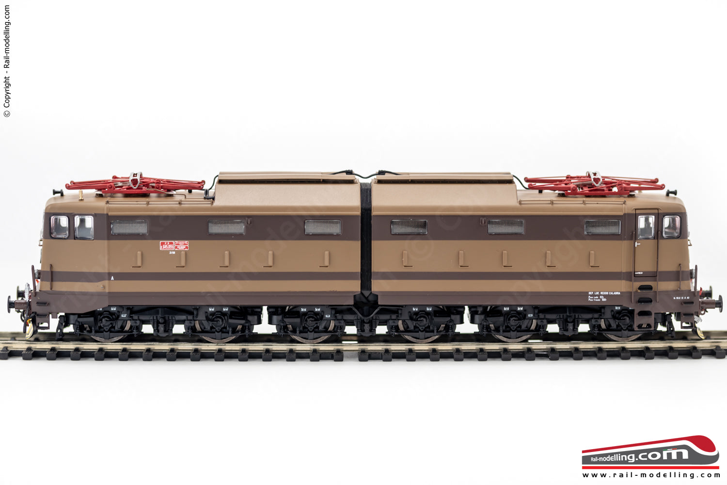 ACME 60169 - H0 1:87 - Locomotiva elettrica FS E.645 055 2° serie livrea castano/isabella Ep. V
