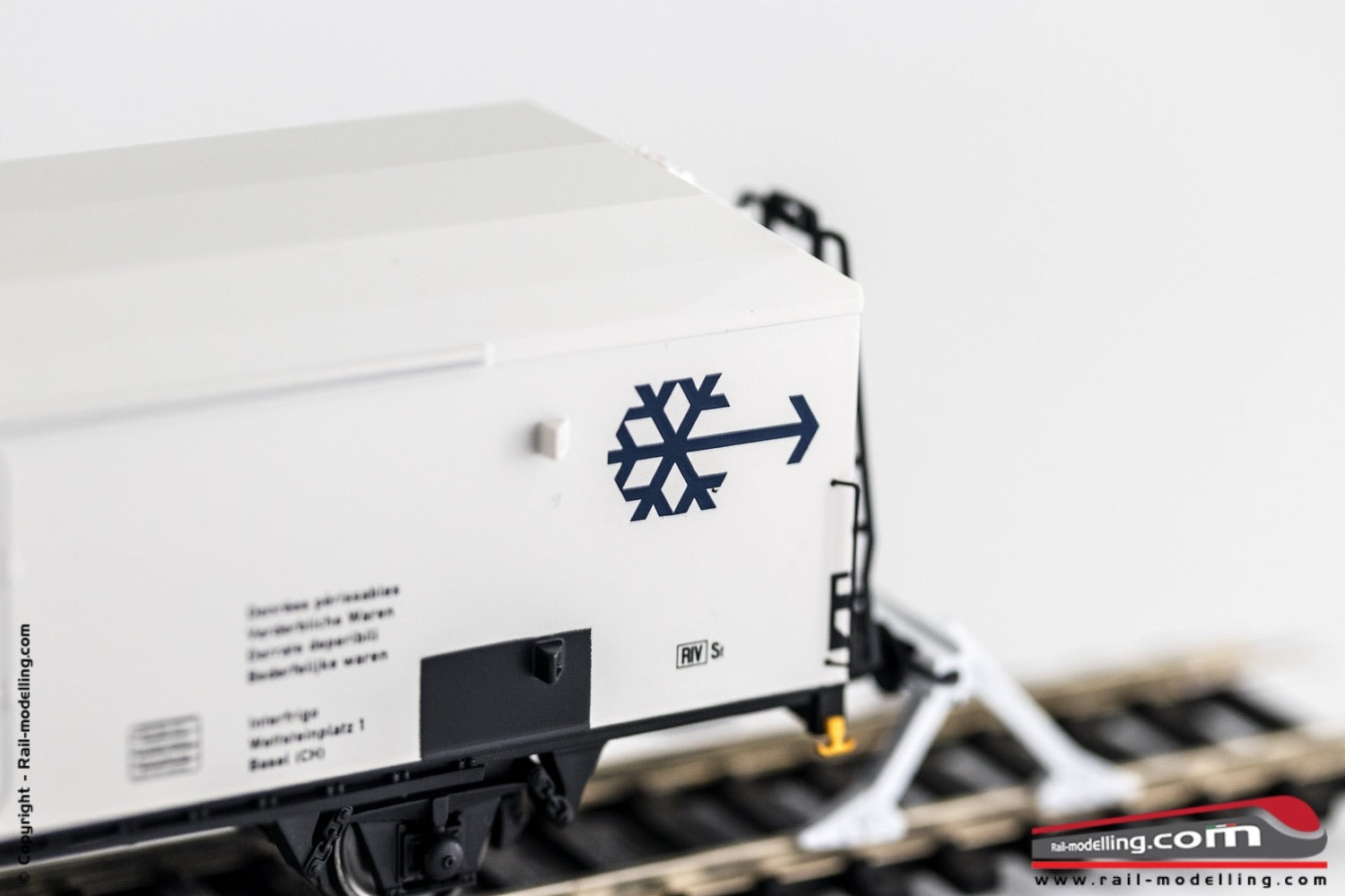 ACME 45059 - H0 1:87 - Set due carri merce FS INTERFRIGO con pareti e tetto liscie