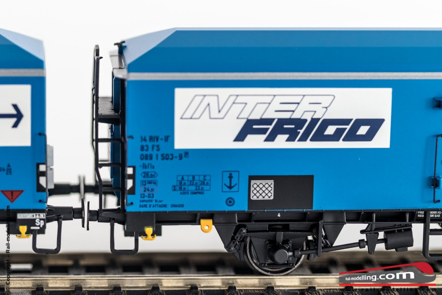 ACME 45079 - H0 1:87 - Set due carri merce FS INTERFRIGO a sagoma inglese Blu
