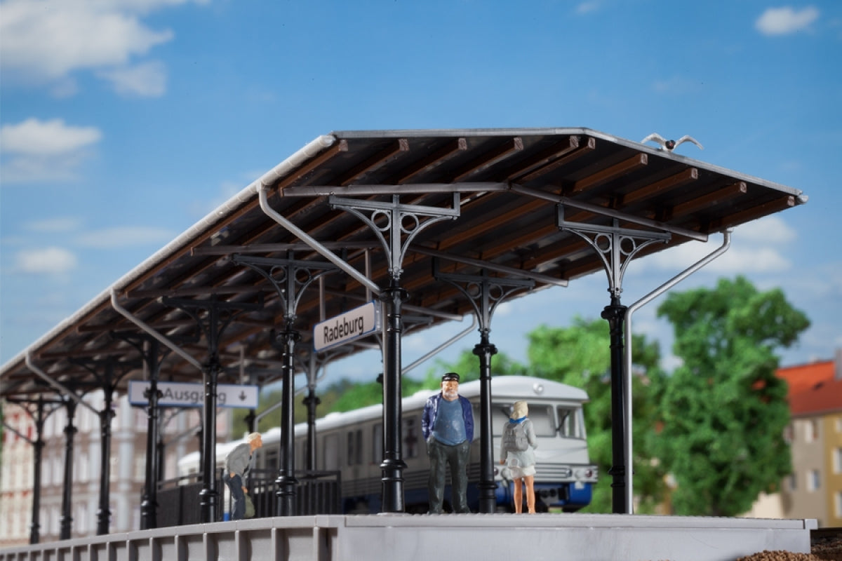 AUHAGEN 11440 - H0 1:87 - Banchina per stazione ferroviaria con tettoia e accessori