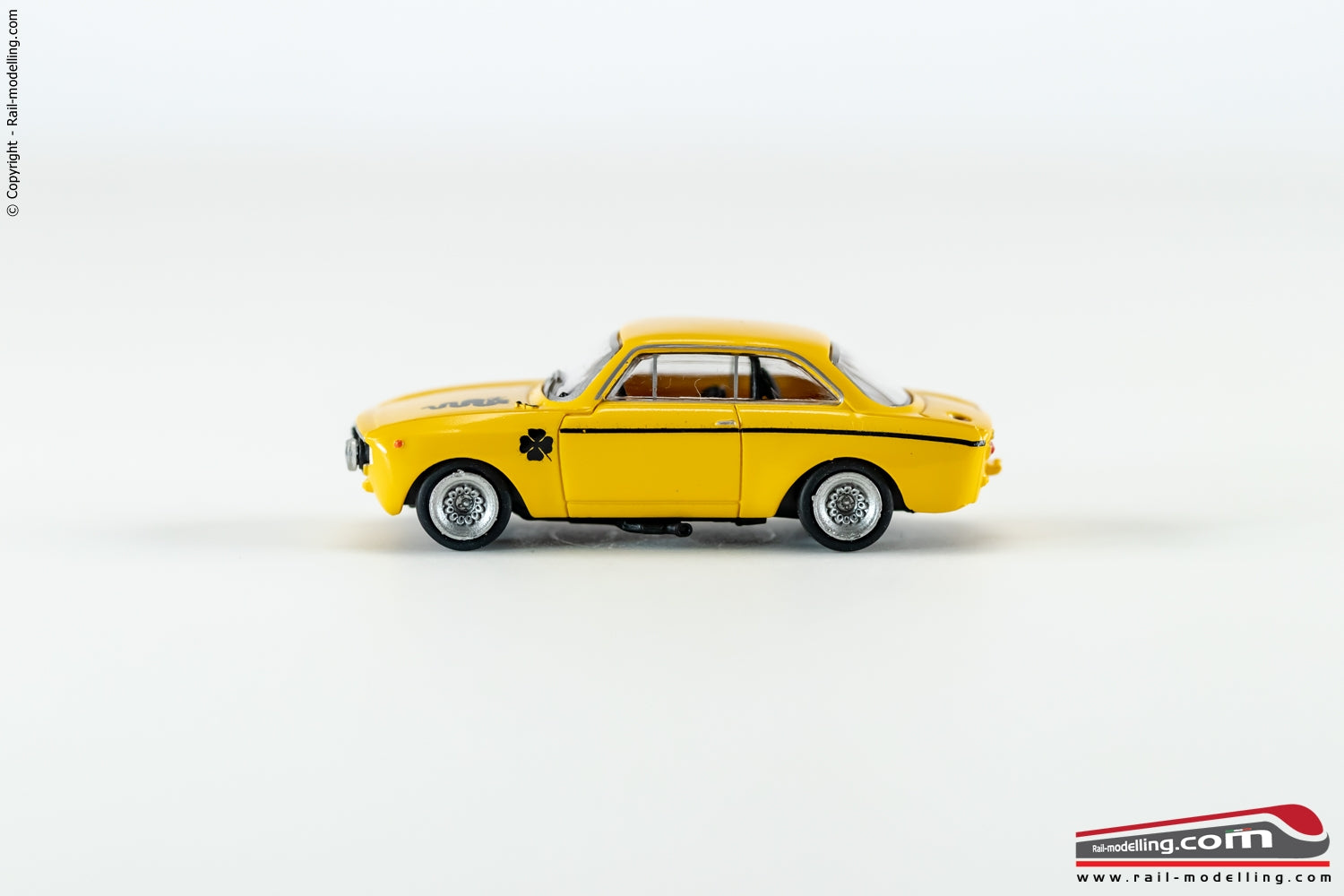 BREKINA 29701 - H0 187 - Auto modellino Alfa Romeo Giulia GTA 1300 giallo