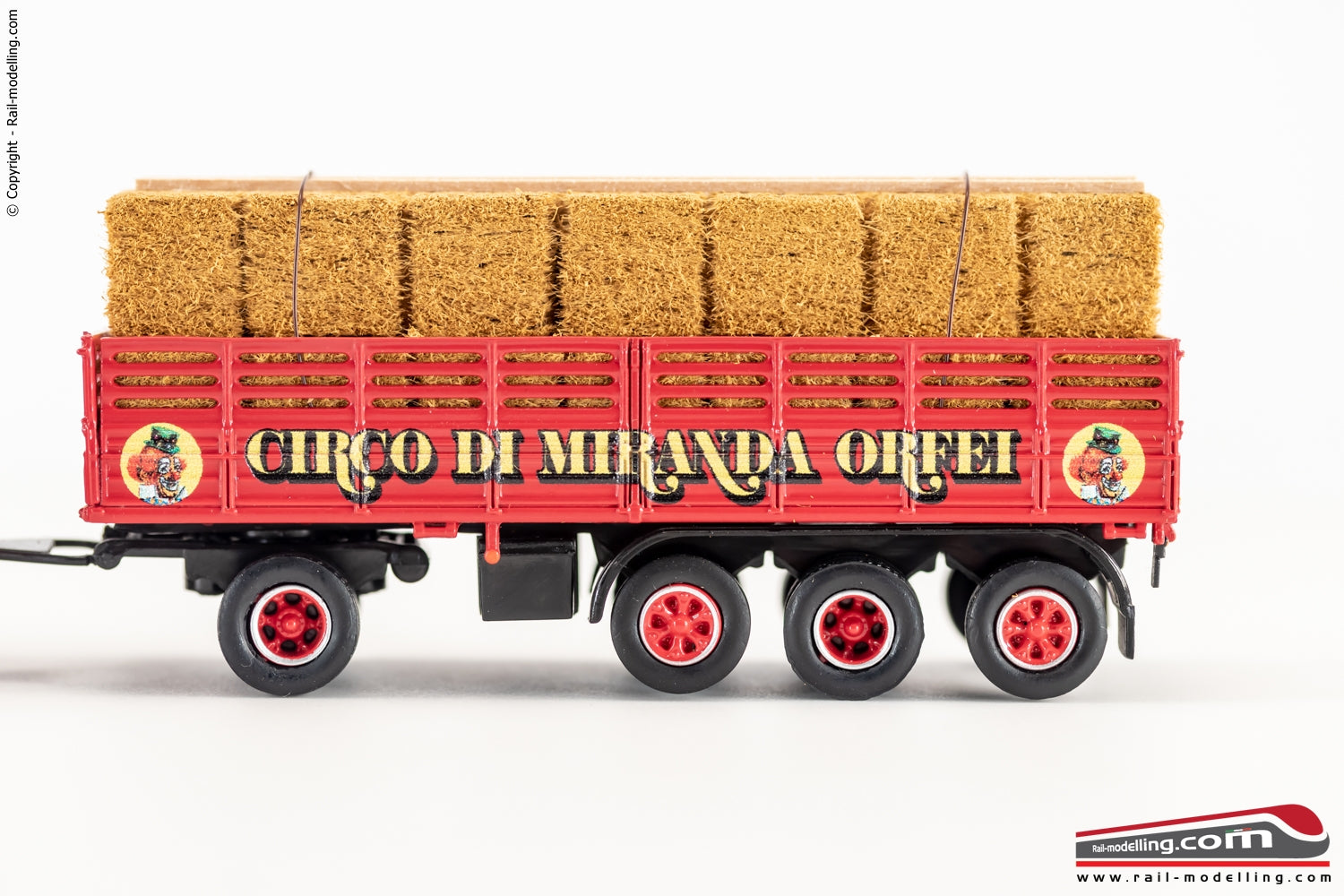 BREKINA 58415 - H0 187 - Camion con rimorchio Fiat 690 con fieno Circo di Miranda Orfei