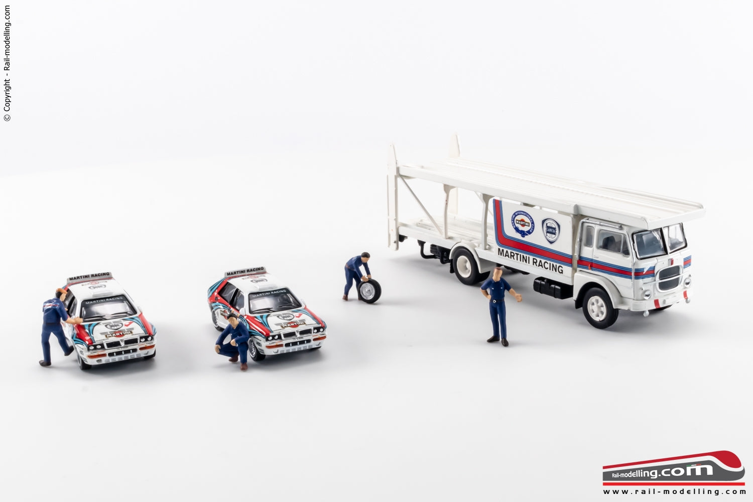 BREKINA 58476 - H0 187 - Camion Fiat 642 Bisarca LANCIA MARTINI con vetture da rally e personaggi