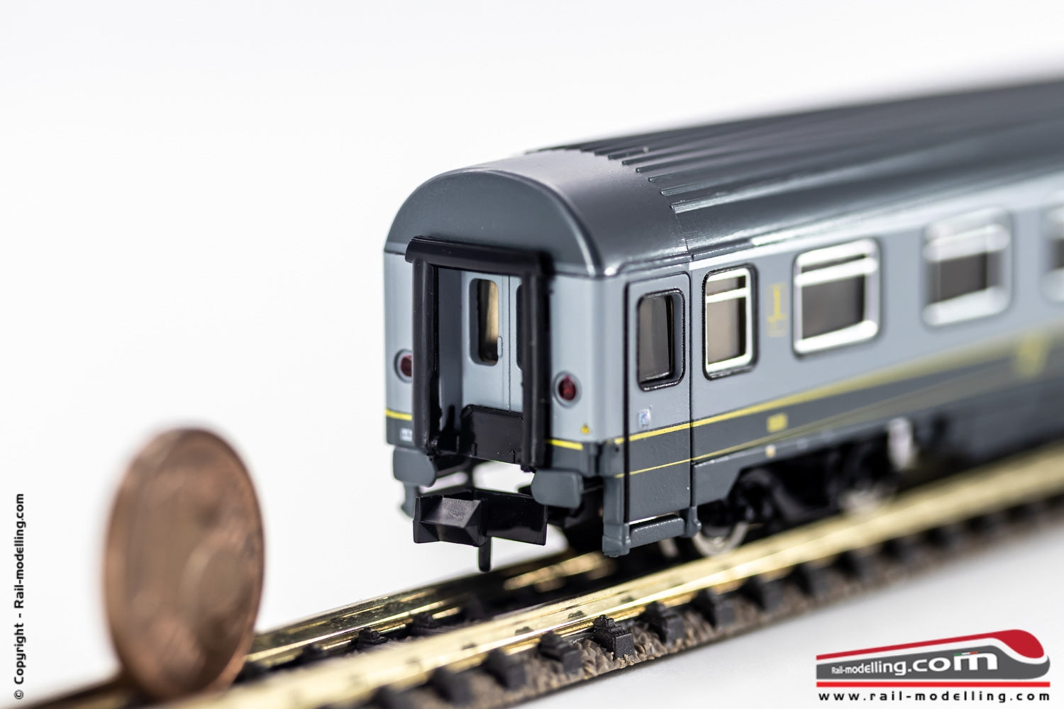 FLEISCHMANN 814451 - N 1:160 - Carrozza passeggeri FS Eurofima bigrigia di 1°Classe 61 83 19-90 009-7