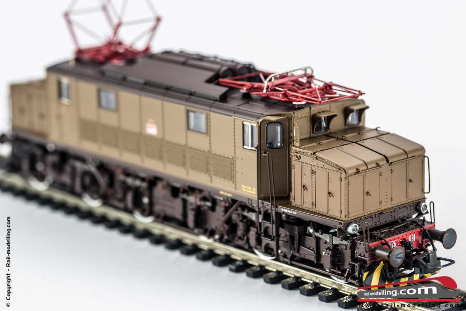 LE MODELS LE20512 - H0 1:87 - Locomotiva elettrica FS E.626 091 'CEMSA' di II° serie Depo. Genova