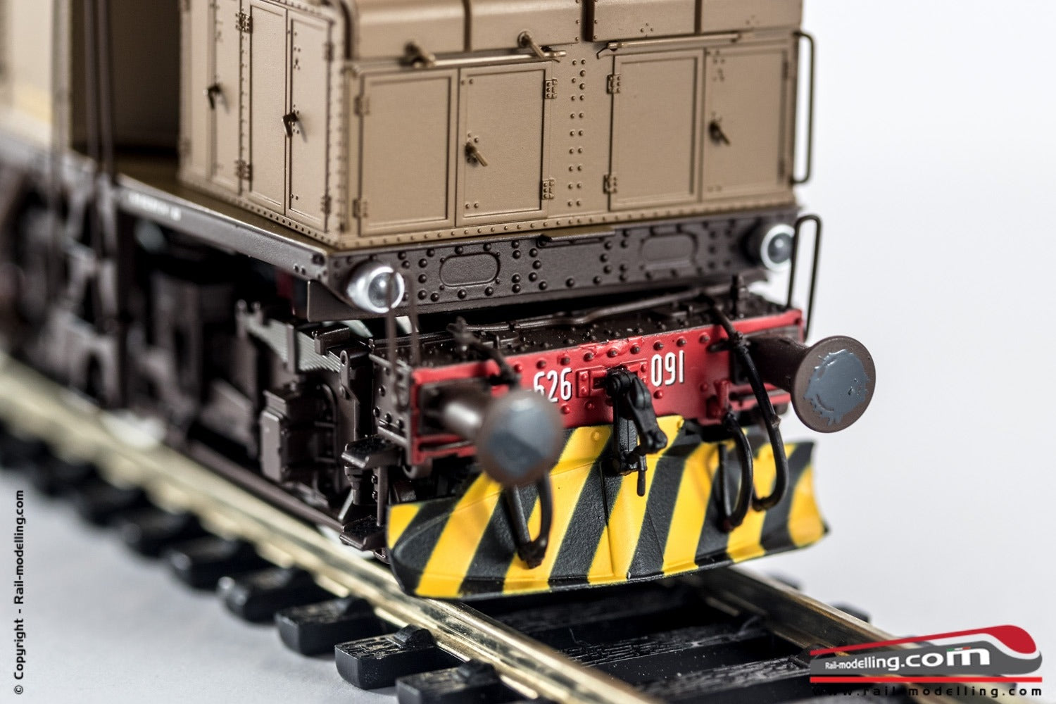 LE MODELS LE20512 - H0 1:87 - Locomotiva elettrica FS E.626 091 'CEMSA' di II° serie Depo. Genova