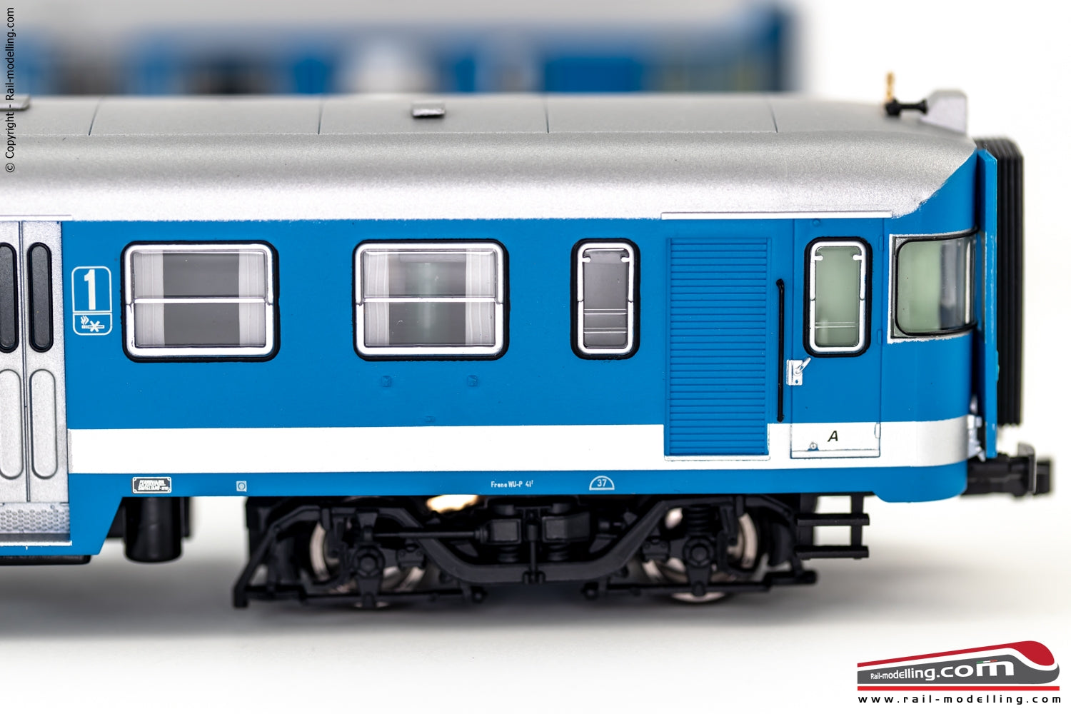 LIMA EXPERT HL2656 - H0 187 - Set Automotrici FSF Aln 668 livrea di azzurrogrigio ''Freccia Orobica'' Ep. IV