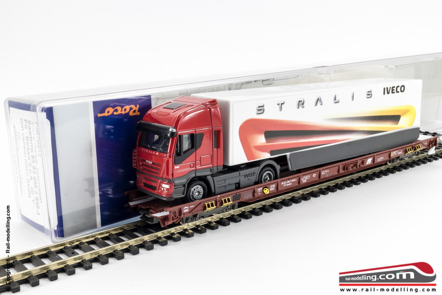 PIRATA PIR 76912 ROCO - H0 1:87 - Carro Saadkms "RoLa Bertani"/FS -ep. V con carico camion Iveco