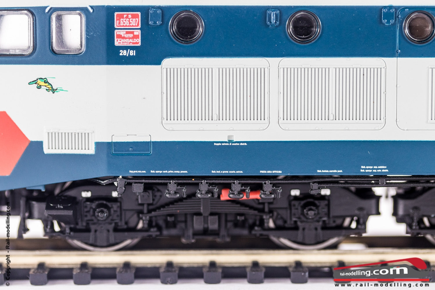 RIVAROSSI HR2705 - H0 1:87 - Locomotiva elettrica FS E 656 507 livrea origine dep. Genova B. Ep. V