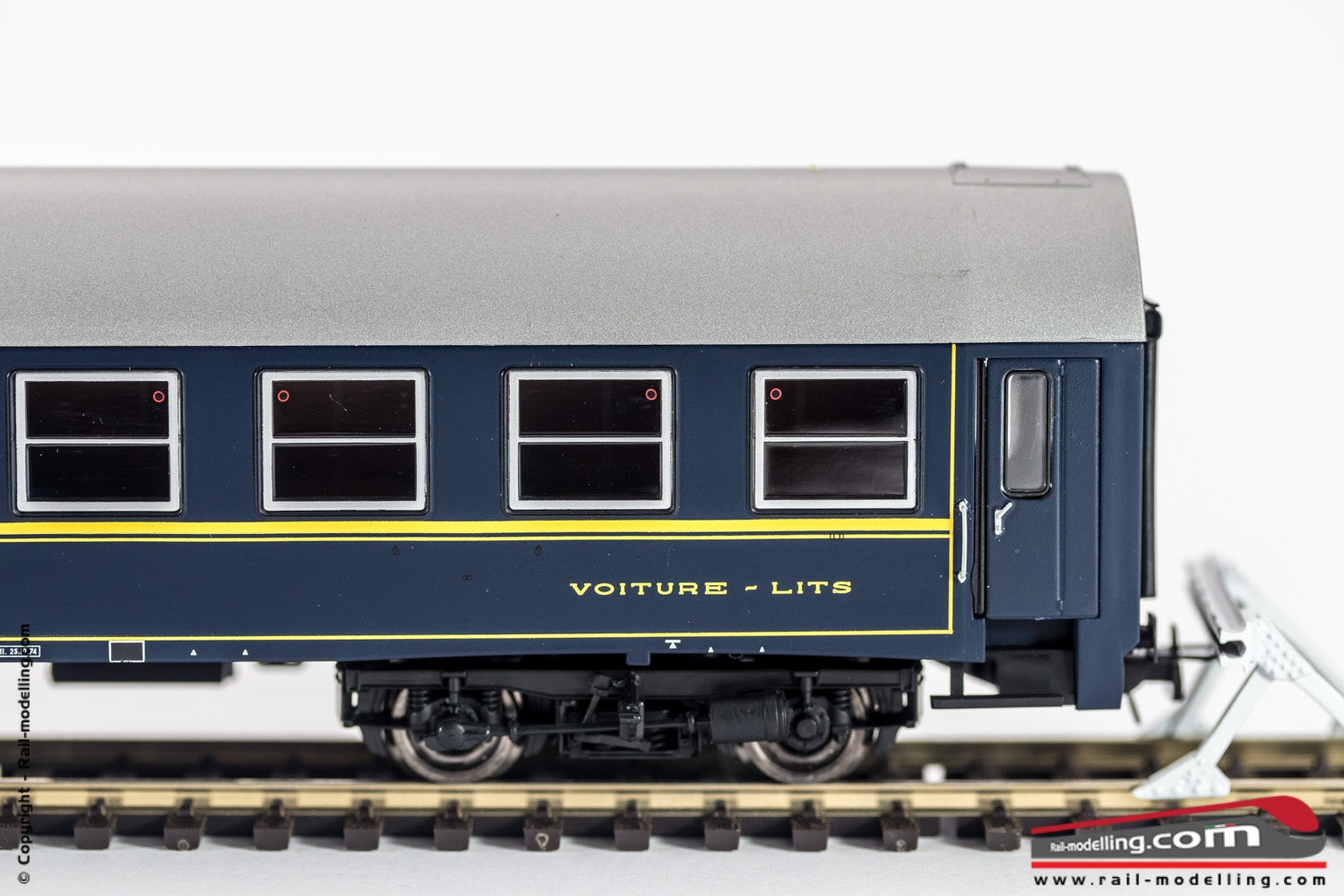 RIVAROSSI HR4240 - H0 1:87 - Carrozza vagone letto FS modello MU 1973 livrea ex CIWL. ep.IV