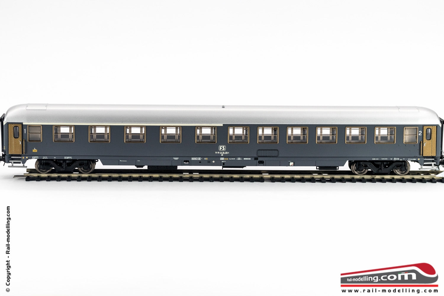 RIVAROSSI HR4243 - H0 1:87 - Set 2 carrozze UIC-X tipo 1975 FS  1/2a e 2a Cl. Grigio Ardesia Ep. V
