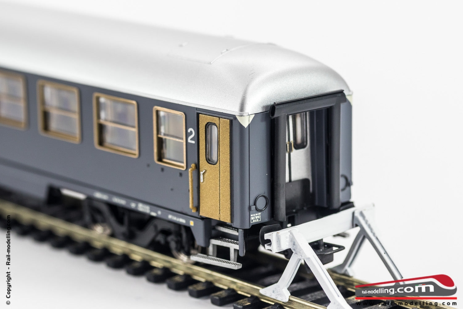 RIVAROSSI HR4243 - H0 1:87 - Set 2 carrozze UIC-X tipo 1975 FS  1/2a e 2a Cl. Grigio Ardesia Ep. V