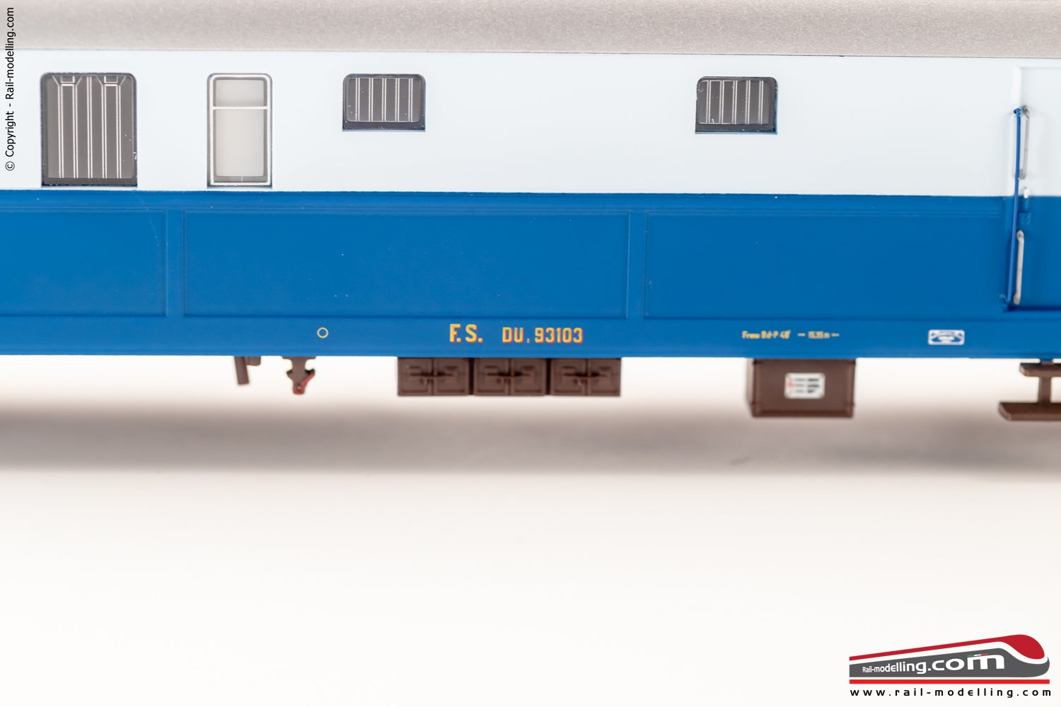 RIVAROSSI HR4275 - 187 - Set 4 carrozze FS Treno Azzurro bagagliaio tipo 49, una 2° cl. tipo 59, due 1°cl. tipo 59 Ep. III-IV