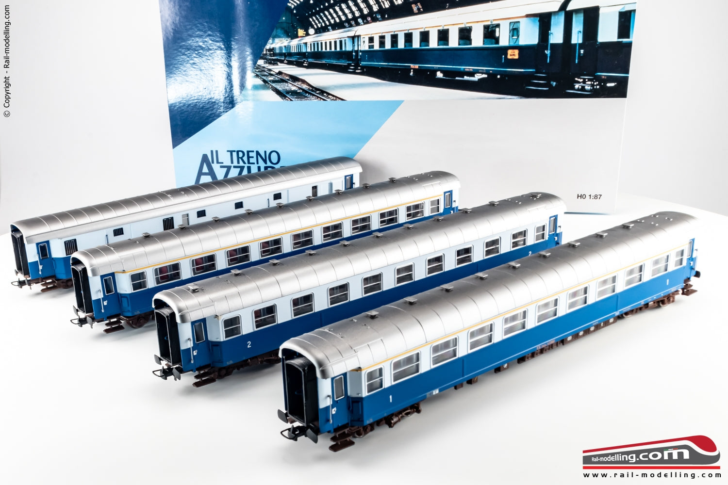 RIVAROSSI HR4275 - 187 - Set 4 carrozze FS Treno Azzurro bagagliaio tipo 49, una 2° cl. tipo 59, due 1°cl. tipo 59 Ep. III-IV