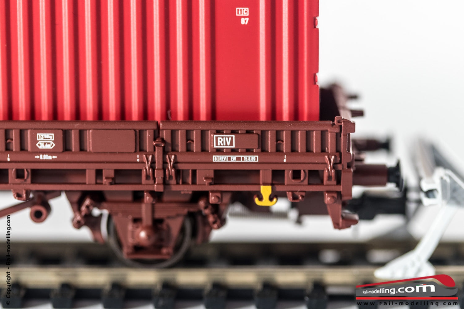RIVAROSSI HR6306 - H0 1:87 - Carro pianale DR con container DSR  epoca IV