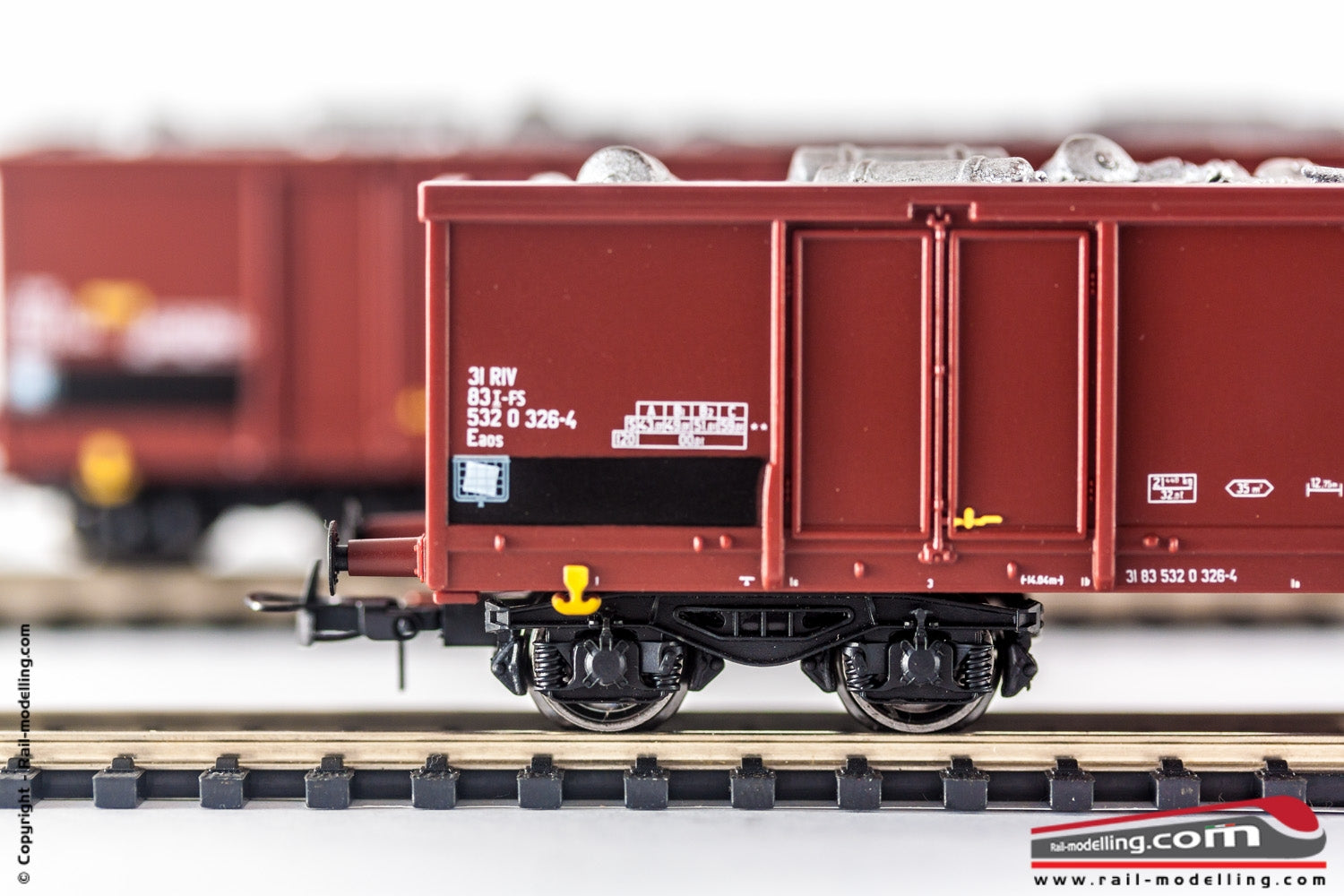 RIVAROSSI HR6331 - H0 1:87 - Set due carri FS Eaos no logo societari con carico rottami