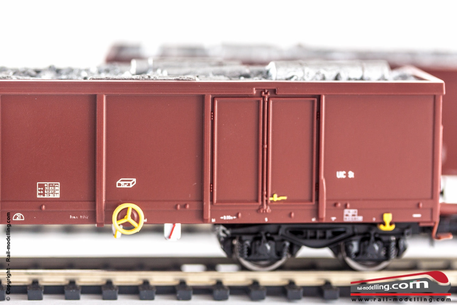 RIVAROSSI HR6331 - H0 1:87 - Set due carri FS Eaos no logo societari con carico rottami