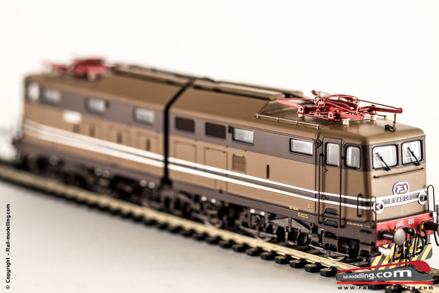 RIVAROSSI HRS2590 - H0 1:87 - Locomotiva Elettrica FS E 645 080 in livrea Castano Isabella