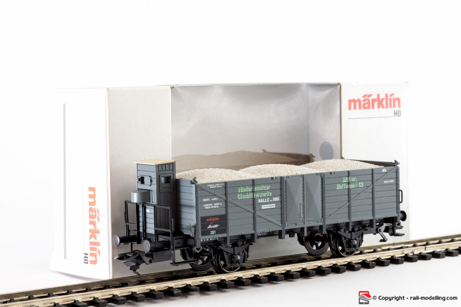 MARKLIN 46037 - H0 1:87 - Carro merci aperto DB con garitta e carico sabbia modello Omk insider con confezione
