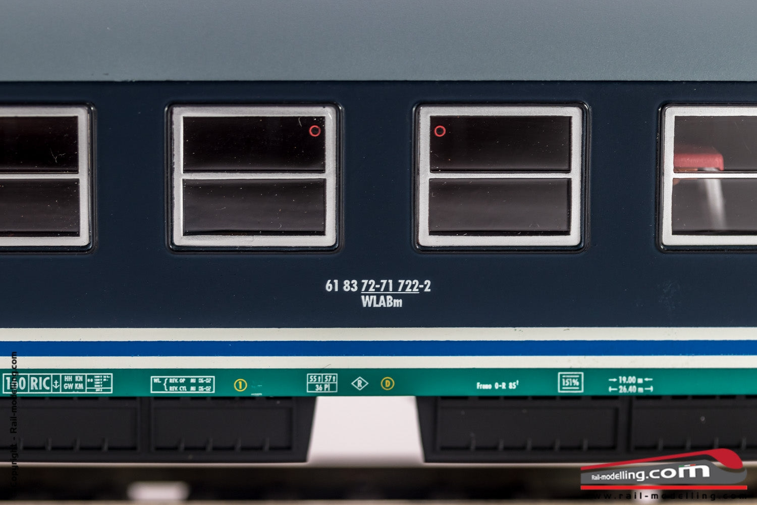 RIVAROSSI HR4242 - H0 1:87 - Carrozza vagone letto FS modelloMU 1973 class Treno Notte livrea XMPR ep.Vb