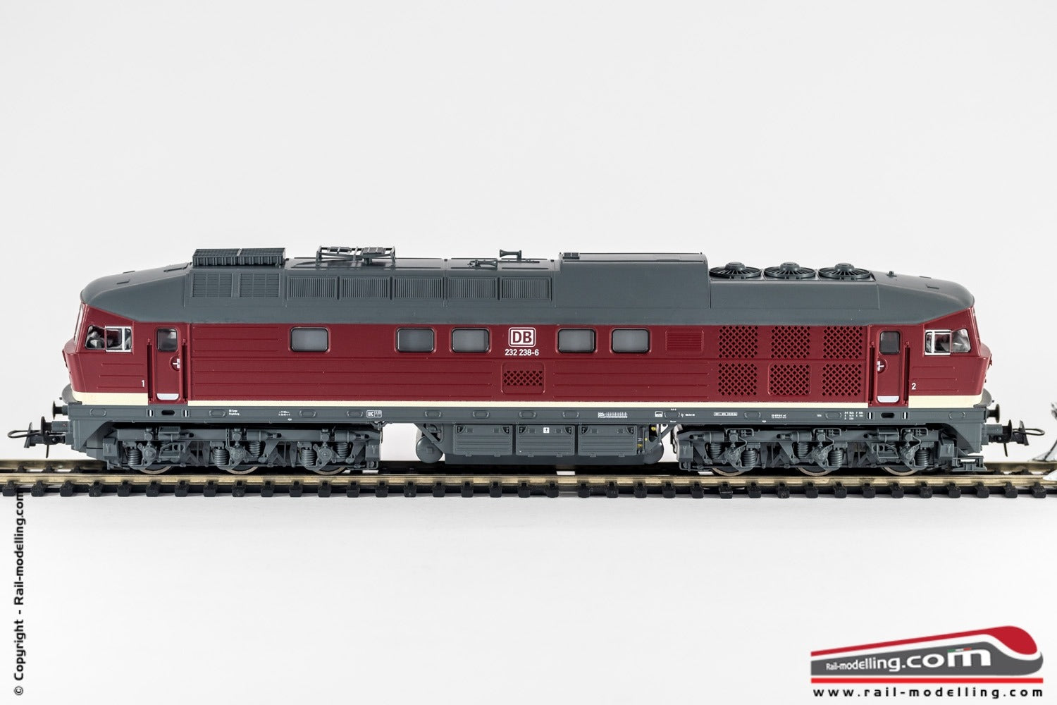 ROCO 52460 - H0 1:87 - Locomotiva Diesel tedesca DB Gruppo 232 motore a volano Ep. V