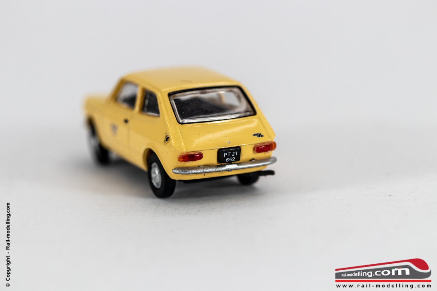 ROCO 5394 - H0 1:87 - Auto modellino Fiat 127 gialla delle poste austriache