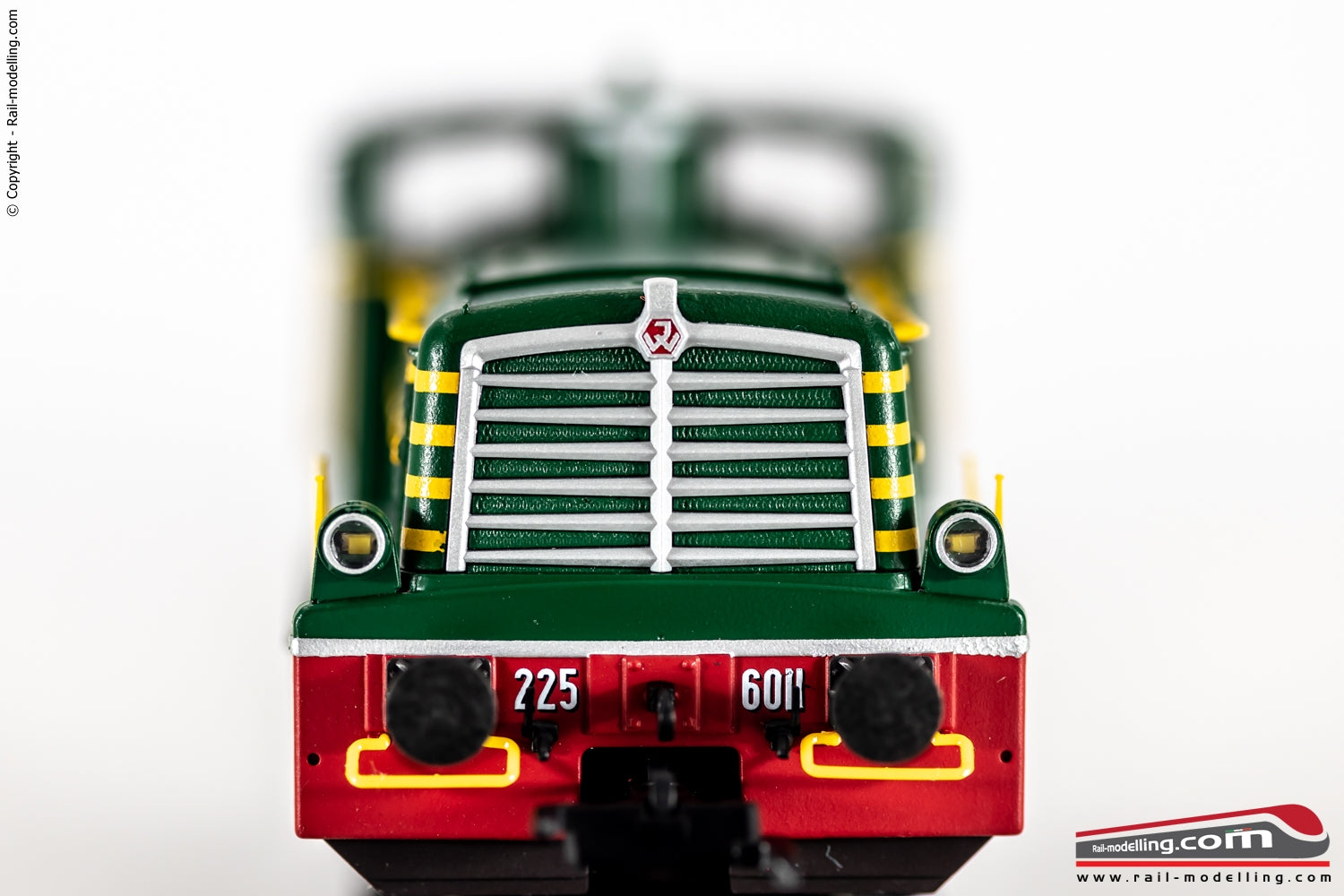ROCO 72002 - H0 187 - Locomotiva diesel da manovra FS ''Jenbach'' D 225 6011 DCC SOUND Ep. IV