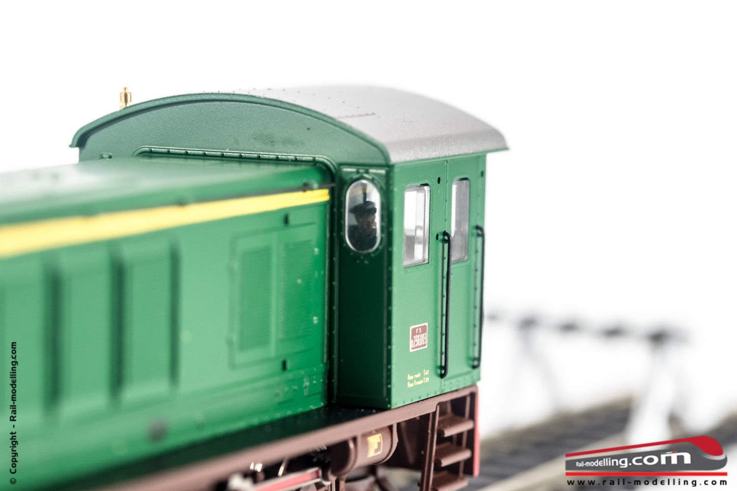 ROCO 72811 - H0 1:87 - Locomotiva diesel da manovra D 236.003 livrea verde Ep.: III DCC SOUND