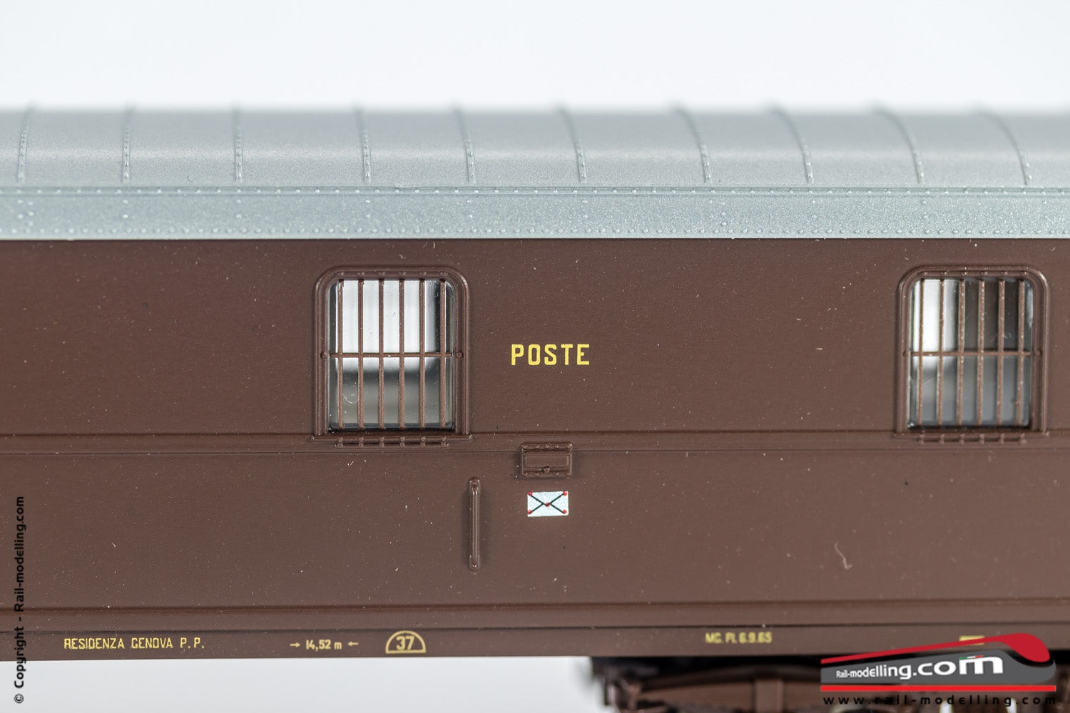 ROCO 74384 - H0 1:87 - Carrozza bagagliaio postale FS modello Uz 1302 Ep. III