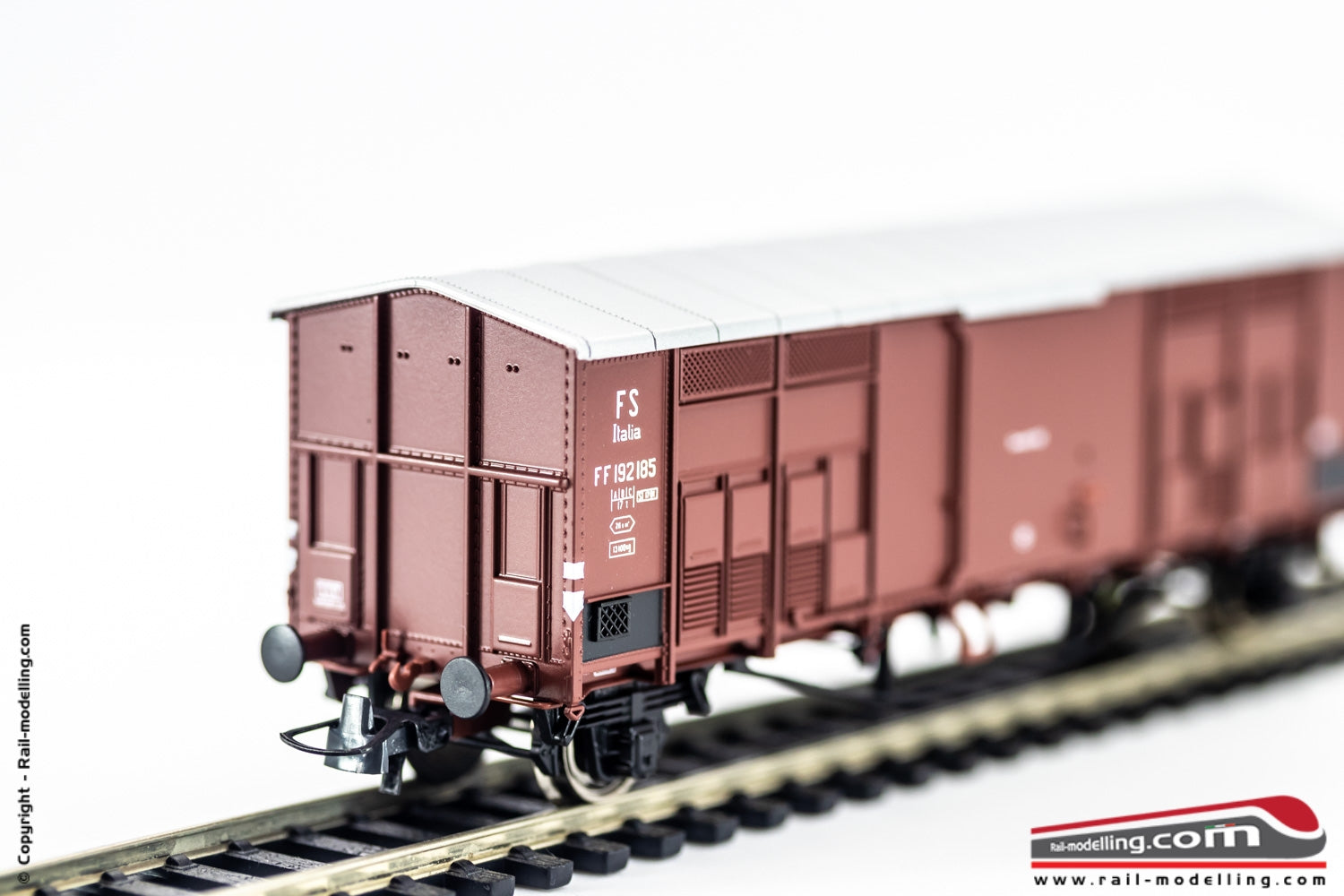 ROCO 76595 - H0 1:87 - Carro merci chiuso a tetto spiovente FS FF192185 ep. III