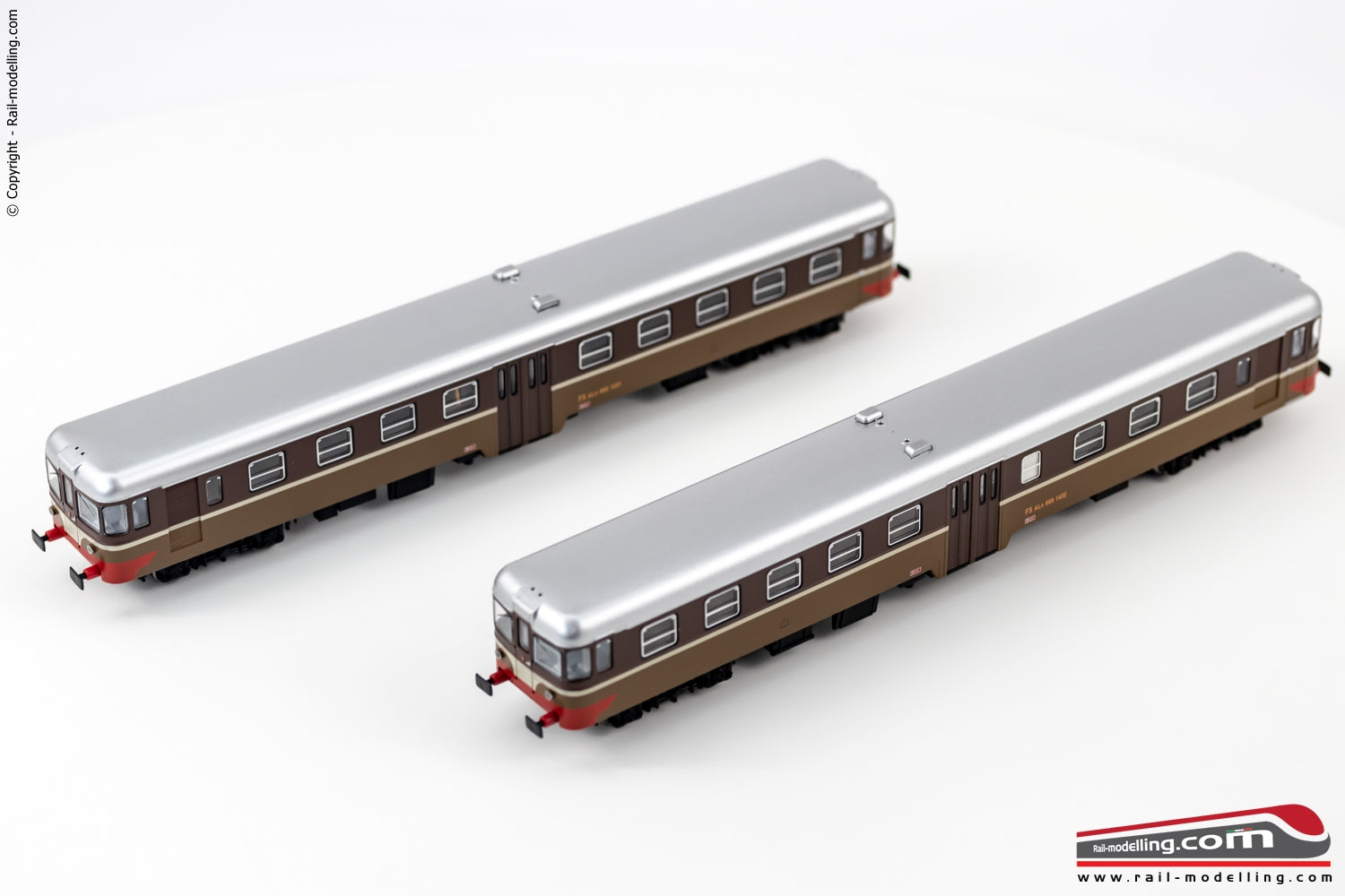 VITRAINS 1138 - H0 187 - Automotrice diesel FS Aln 668.1400 + rimorchio ALn 668.1401 castanoisabella ep.III