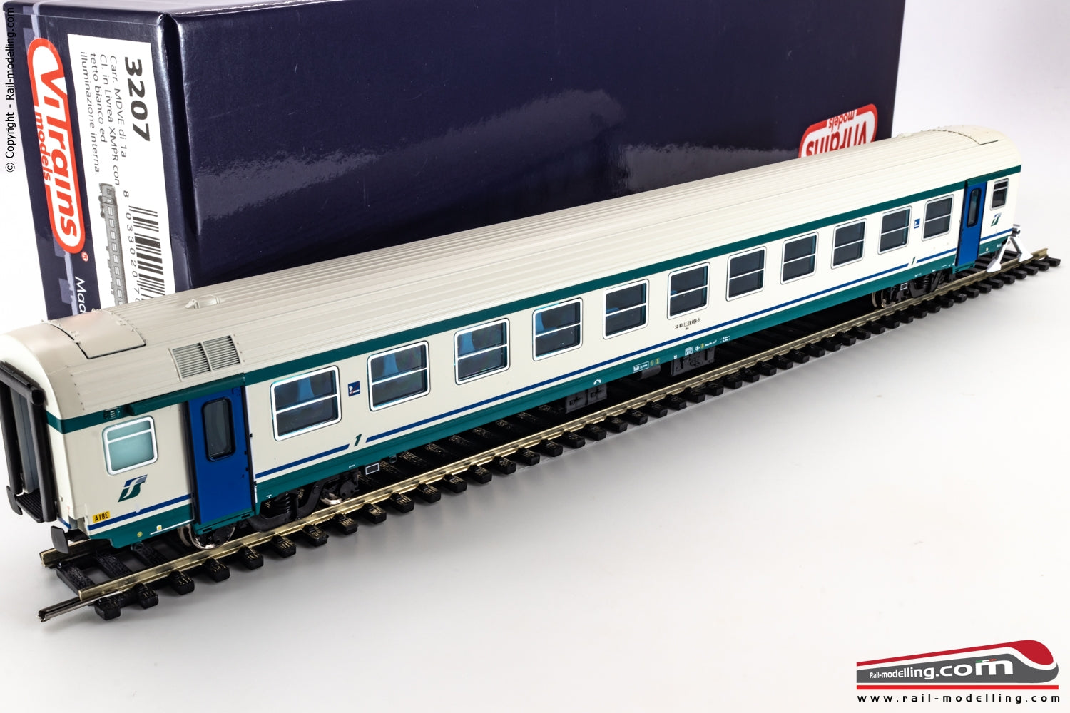 VITRAINS 3207 - H0 187 - Carrozza MDVE di 1a classe livrea XMPR illuminata internamente Ep. V