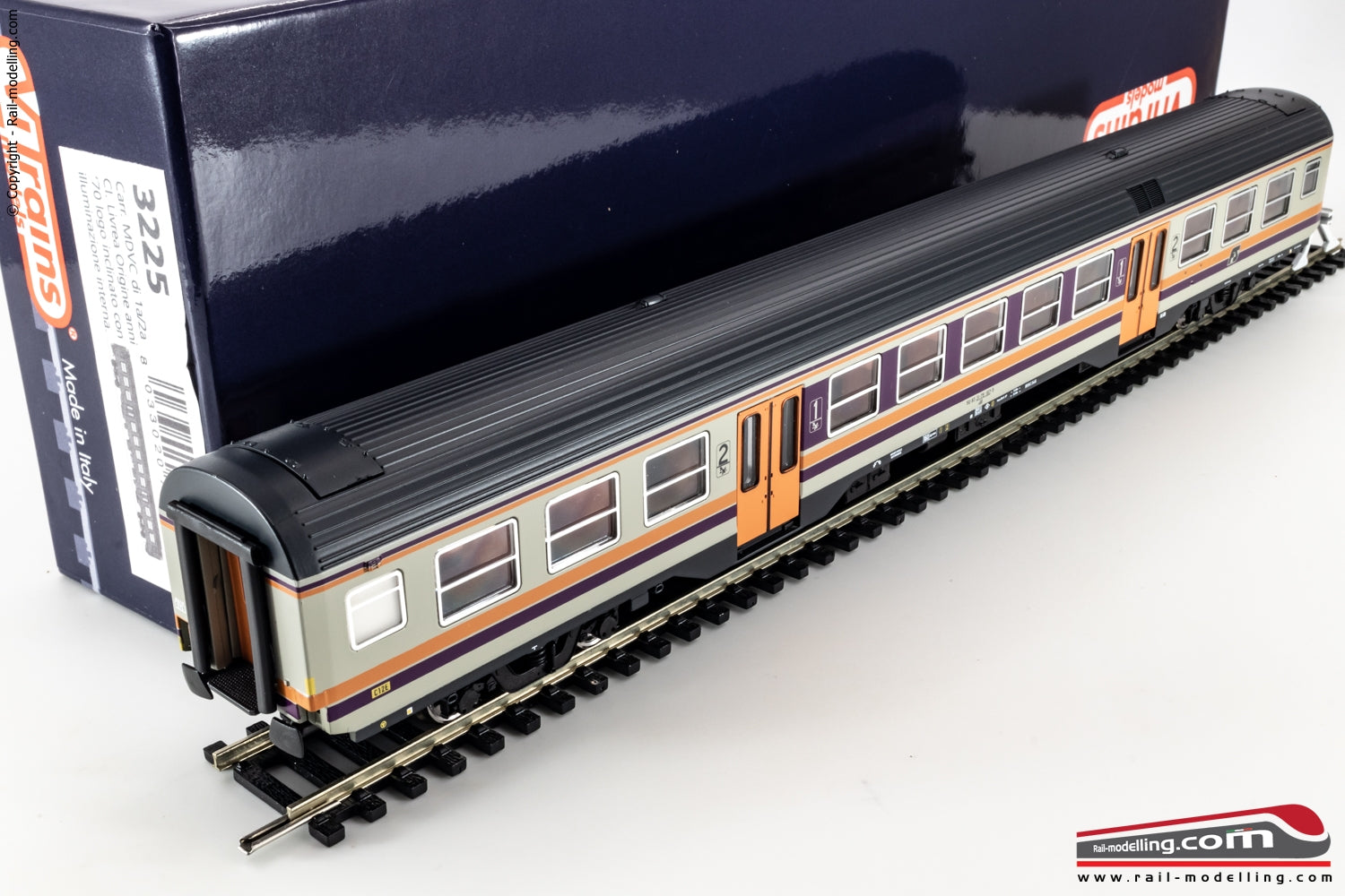 VITRAINS 3225 - H0 187 - Carrozza MDVC di 1° e 2° cl. livrea origine logo FS inclinato interni illuminati Ep. IV