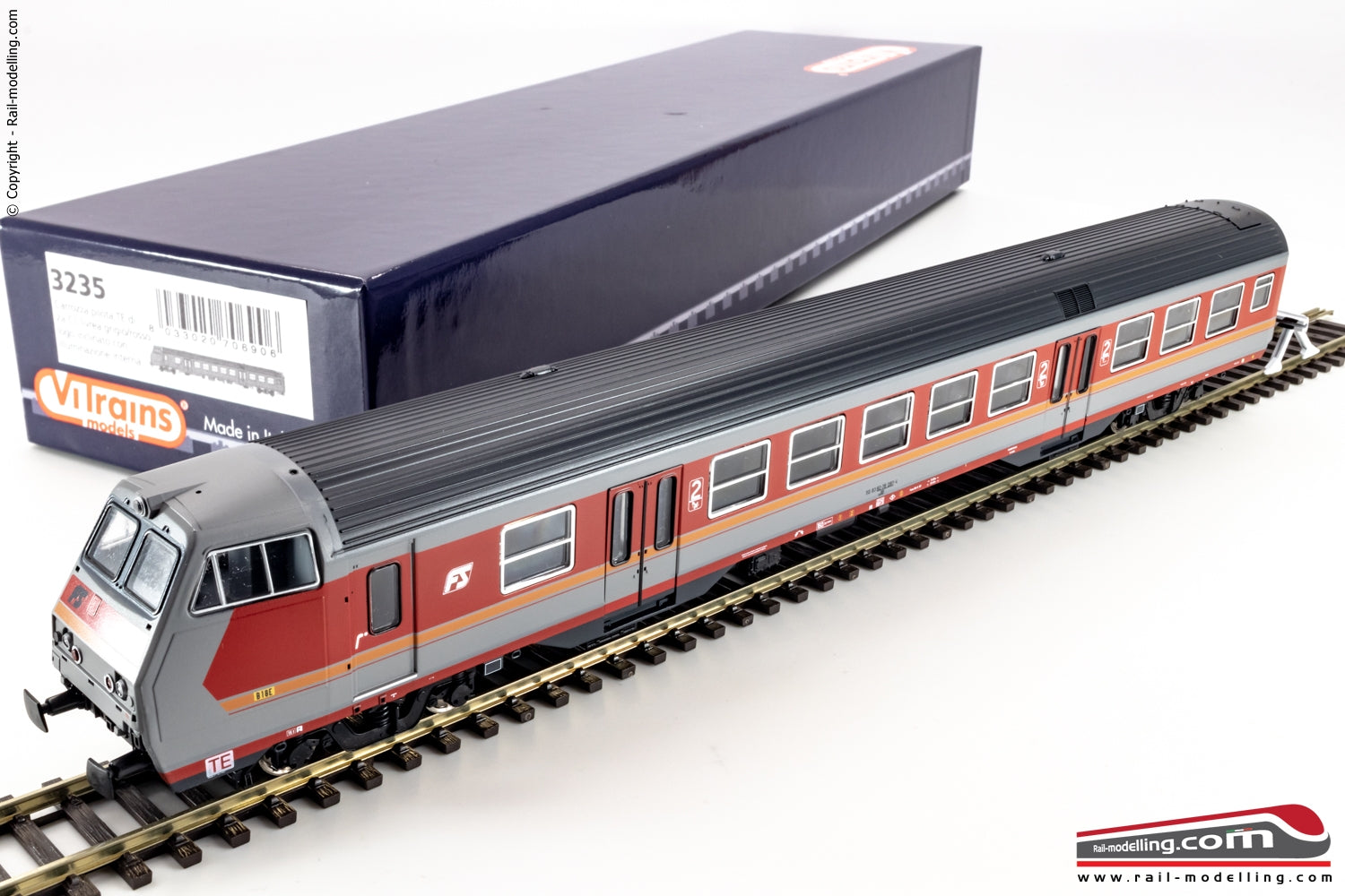 VITRAINS 3235 - H0 187 - Carrozza pilota TE di 2°cl. MDVE logo FS inclinato DCC e illuminata Ep. V
