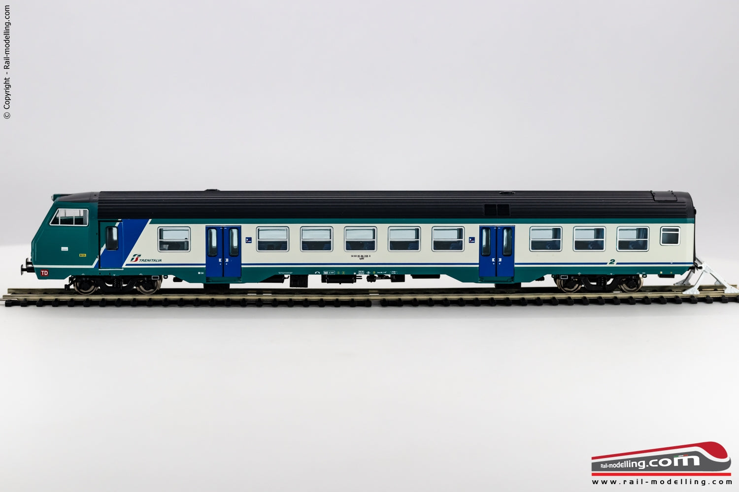 VITRAINS 3244 - H0 187 - Carrozza pilota TD di 2°cl. MDVC XMPR DCC e illuminata Ep. V